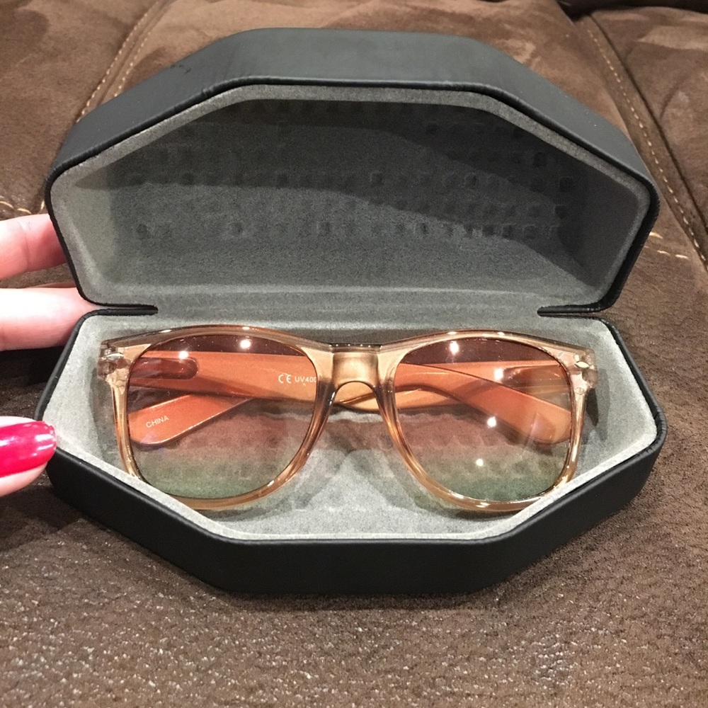 Sunglasses w/case, NWOT